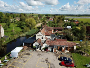 The Ship Inn - Self Catering Accommodation